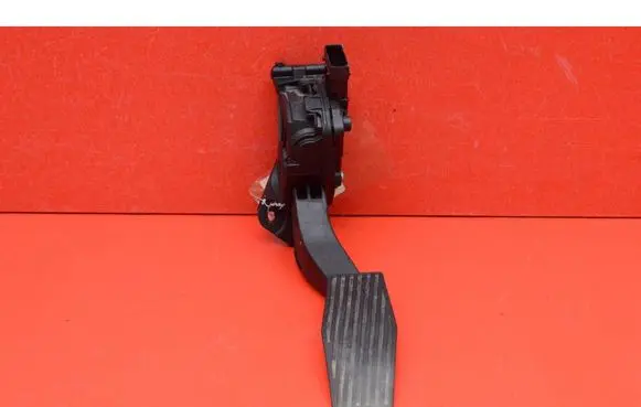 Opel Insignia A Accelerator throttle pedal 13237352DG