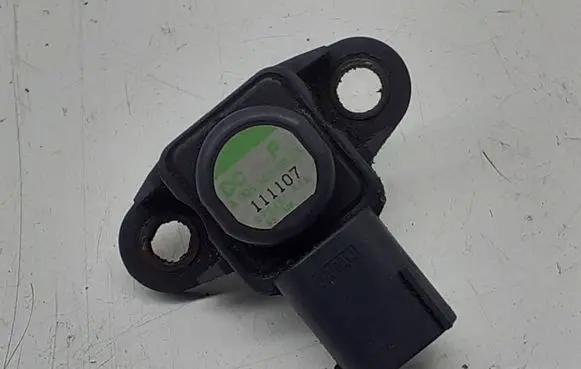 Mercedes-Benz Vito Viano W639 Air pressure sensor A0051535028