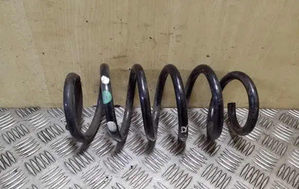 Toyota Avensis T270 Rear coil spring