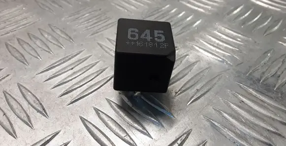 Volkswagen Touareg I Other relay 4H0951253A