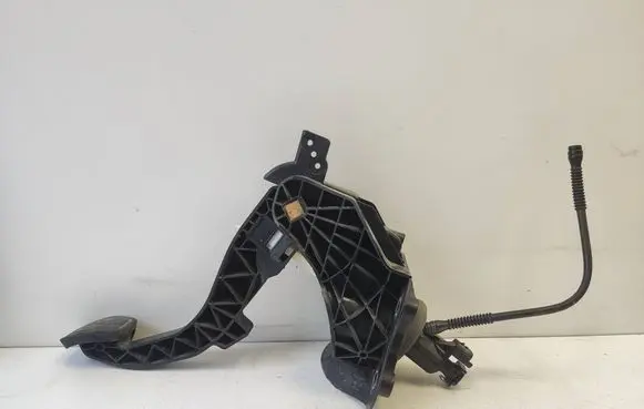 Citroen DS7 Crossback Clutch pedal 9676728880 96767288800