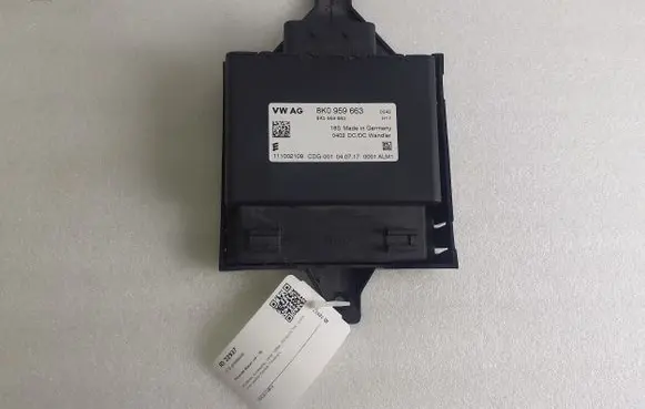 Porsche Macan (95B) Voltage converter/converter module 8K0959663 111002109