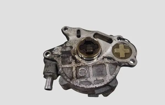 Volkswagen Golf VI Vacuum pump 03L145100