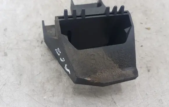 BMW 5 E39 Radiator mount bracket 17111703686 1703686