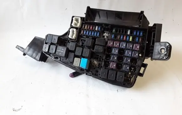 Mazda 6 Fuse module GHP967BF1