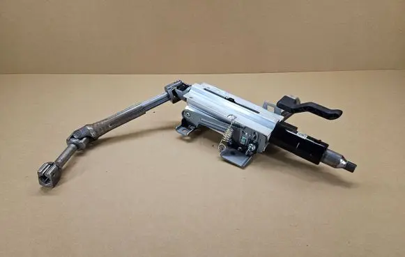 Volvo XC40 Steering wheel axle