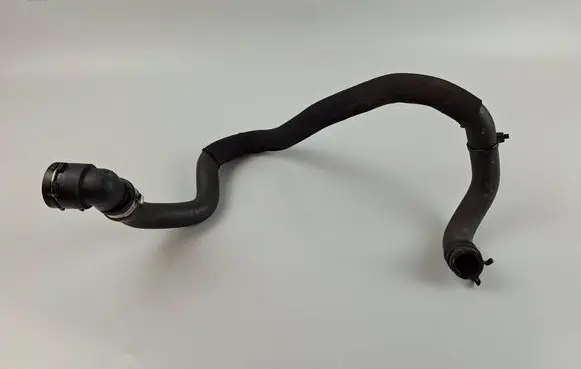 Jaguar F-Pace Engine coolant pipe/hose M8A28D132AC