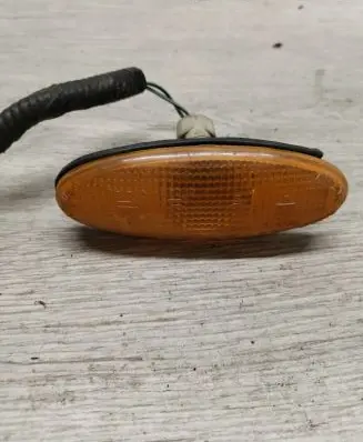 BMW 5 E39 Front fender indicator light 010411