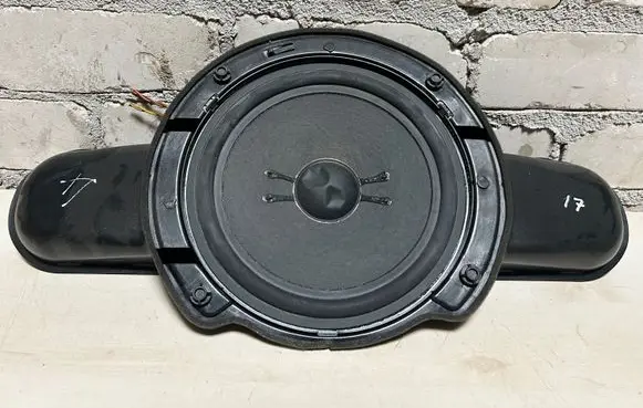 Mercedes-Benz E W211 Panel speaker 2118200002