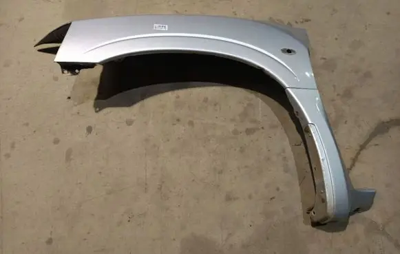 Mitsubishi Endeavor Fender