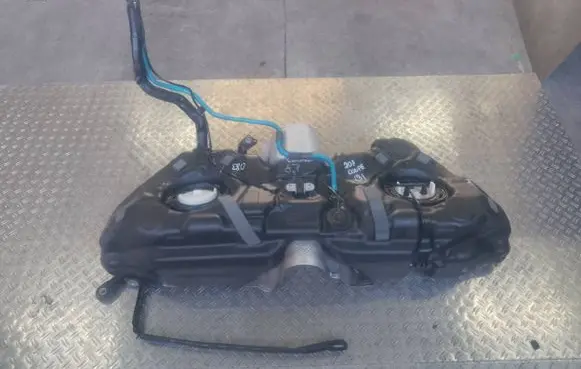 Mercedes-Benz E C207 W207 Fuel tank 2044770830