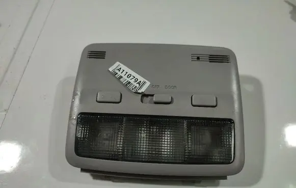 Toyota Avensis T250 Front seat light 17670010