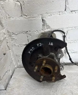 Volvo V40 Front wheel hub 