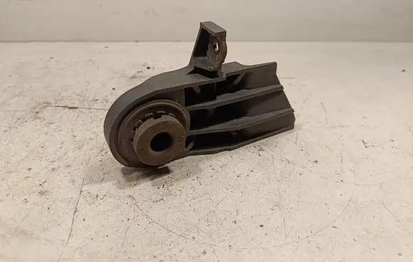 KIA Sorento Radiator mount bracket 