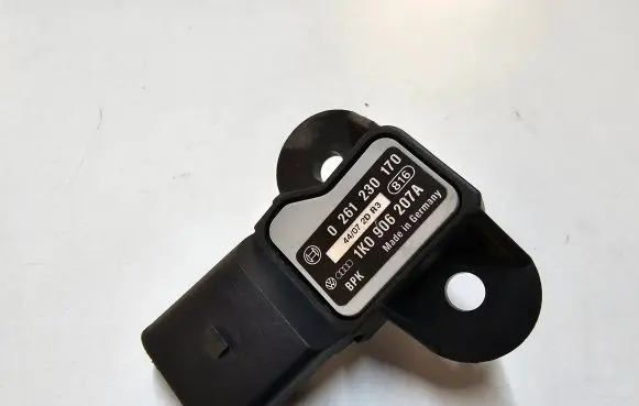 Volkswagen Tiguan Air pressure sensor 1K0906207A 0261230170