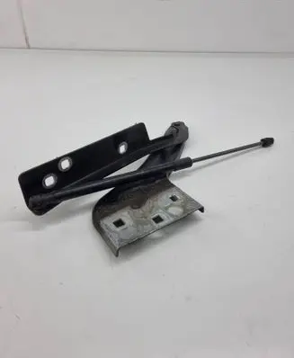 Engine bonnet/hood hinges