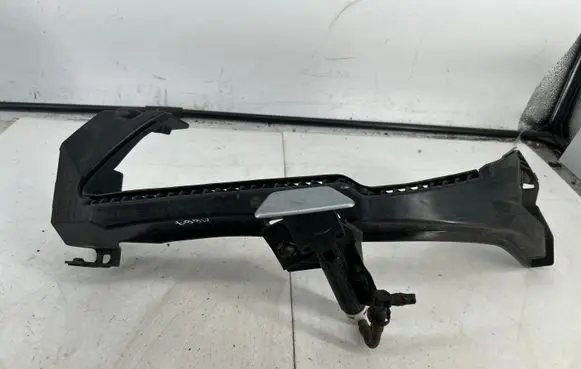 Subaru Legacy Headlight/headlamp mounting bracket