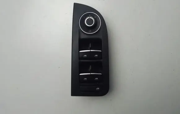 Alfa Romeo Giulia Electric window control switch 01561181990