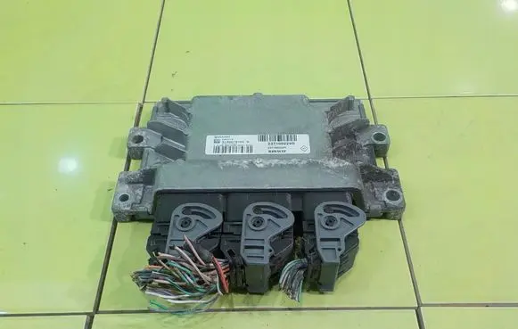 Renault Megane III Engine control unit/module 237100229R