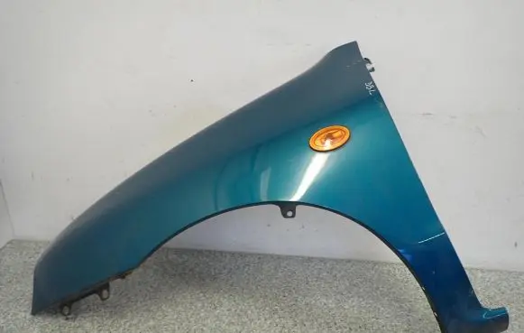 Mazda 323 Fender