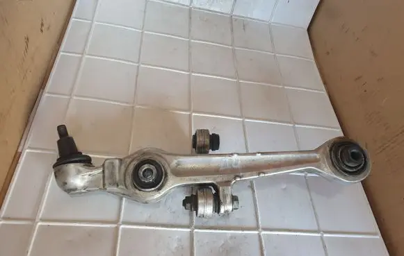 Audi A4 S4 B5 8D Front lower control arm/wishbone