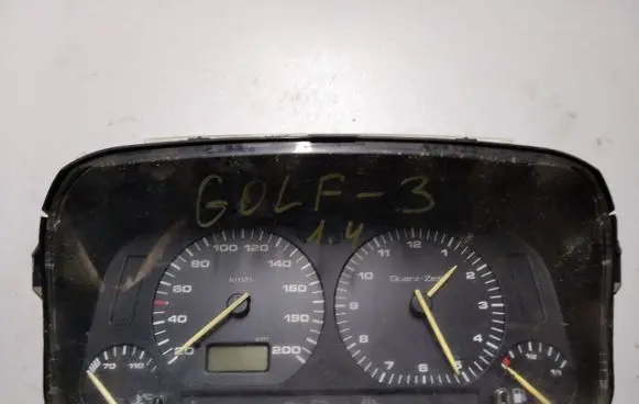 Volkswagen Golf III Speedometer (instrument cluster) 1H6919033