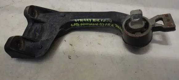 Mercedes-Benz Vito Viano W447 Front differential bracket 