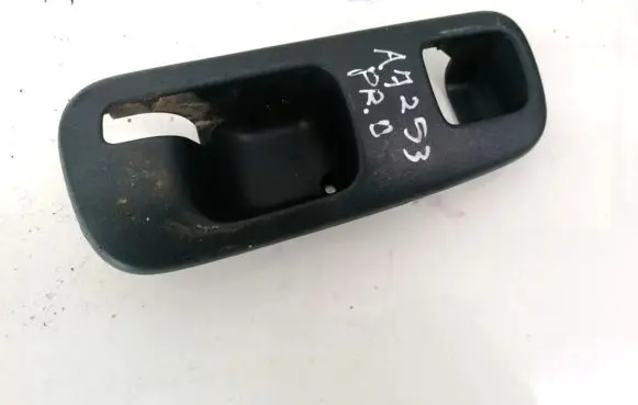 Honda HR-V Front door window switch trim 