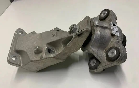 Land Rover Range Rover L405 Engine mount bracket FPLA6A003BC CPLA6037CC