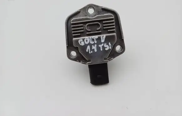Volkswagen Golf V Oil level sensor 