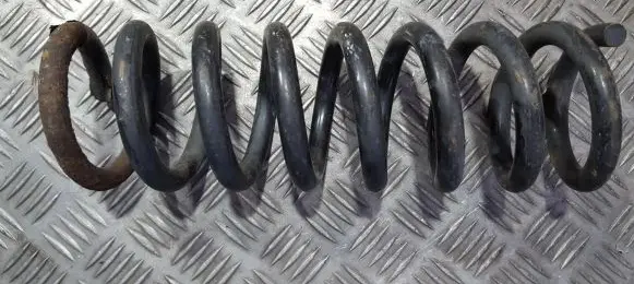 Mercedes-Benz E W210 Rear coil spring