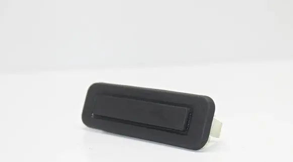 Jeep Renegade Tailgate/boot open switch button 52030365