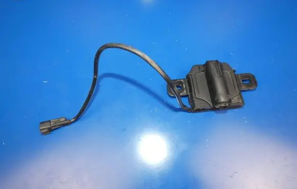 Volvo V40 Engine bonnet/hood lock/catch 