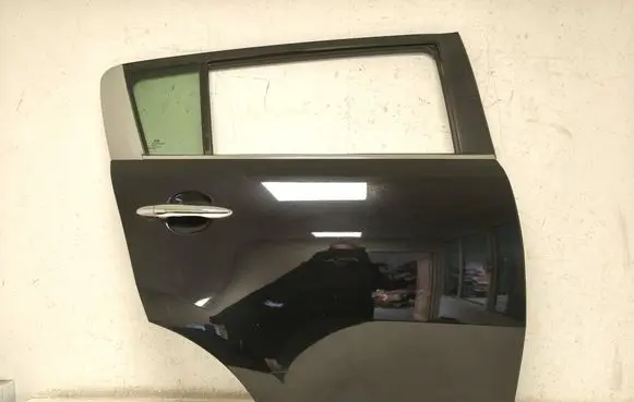 KIA Sportage Rear door