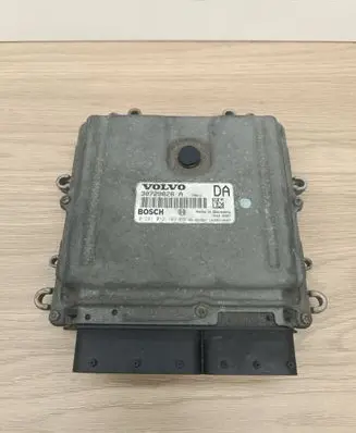 Volvo XC70 Engine control unit/module 30729826A 1039S10667 0281012103