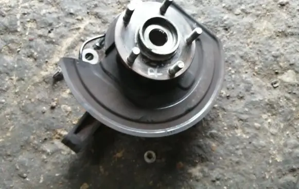 Nissan Qashqai Front wheel hub 40014JD040