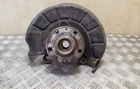 Volkswagen Caddy Front wheel hub