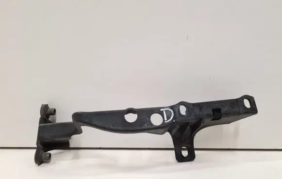Volkswagen Touareg I Headlight/headlamp mounting bracket 7L0805734