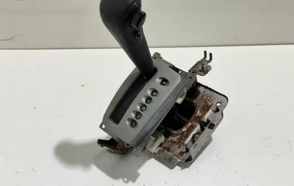Mitsubishi Pajero Pinin Gear shifter/selector