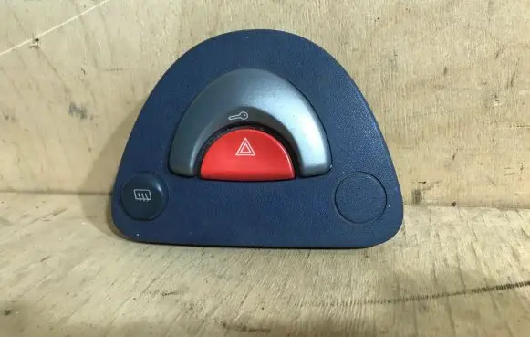 Smart ForTwo I Hazard light switch MCCV012 MC0V013 VDO