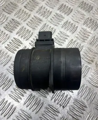 Volkswagen PASSAT B6 Mass air flow meter F00C2G7017