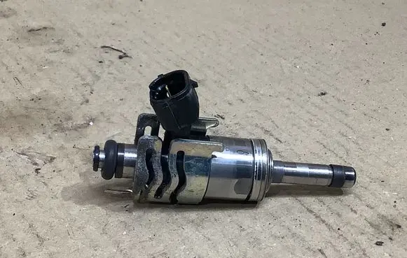 Fuel injector