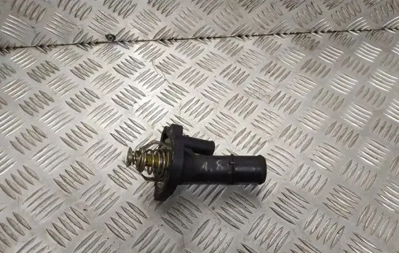 Ford C-MAX I Thermostat housing 4M5G-FCLF52