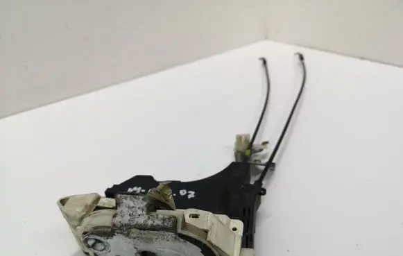 Mitsubishi Outlander Front door lock