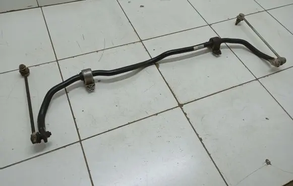 Volkswagen PASSAT B7 Front anti-roll bar/sway bar 3C0411303AA