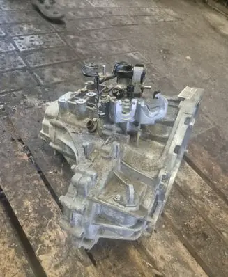 Manual 5 speed gearbox