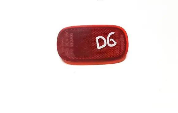 Toyota RAV 4 (XA20) Rear tail light reflector 421 R1078 7383