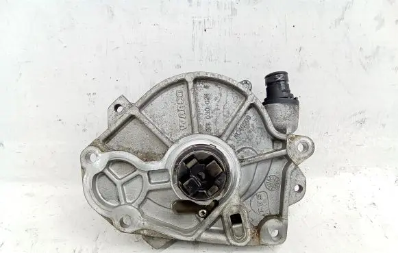 Volkswagen Touran II Vacuum pump 03L145100B 910300060