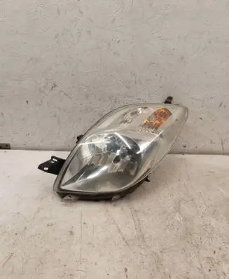 Toyota Yaris Headlight/headlamp