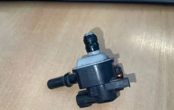 Volvo V70 Vacuum valve 31321694